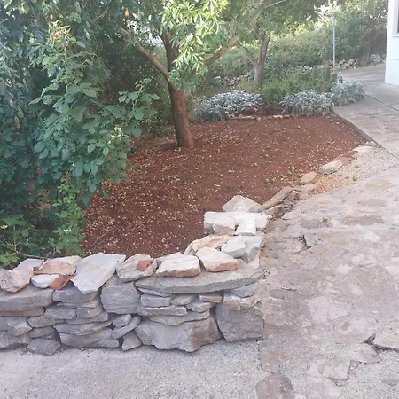 公寓 - Nena Božava